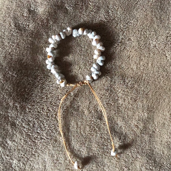 Adjustable shell made beautiful bracelet - Picture 1 of 4